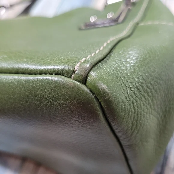 ✨️HP✨️Fossil Green Purse. - Picture 10 of 14